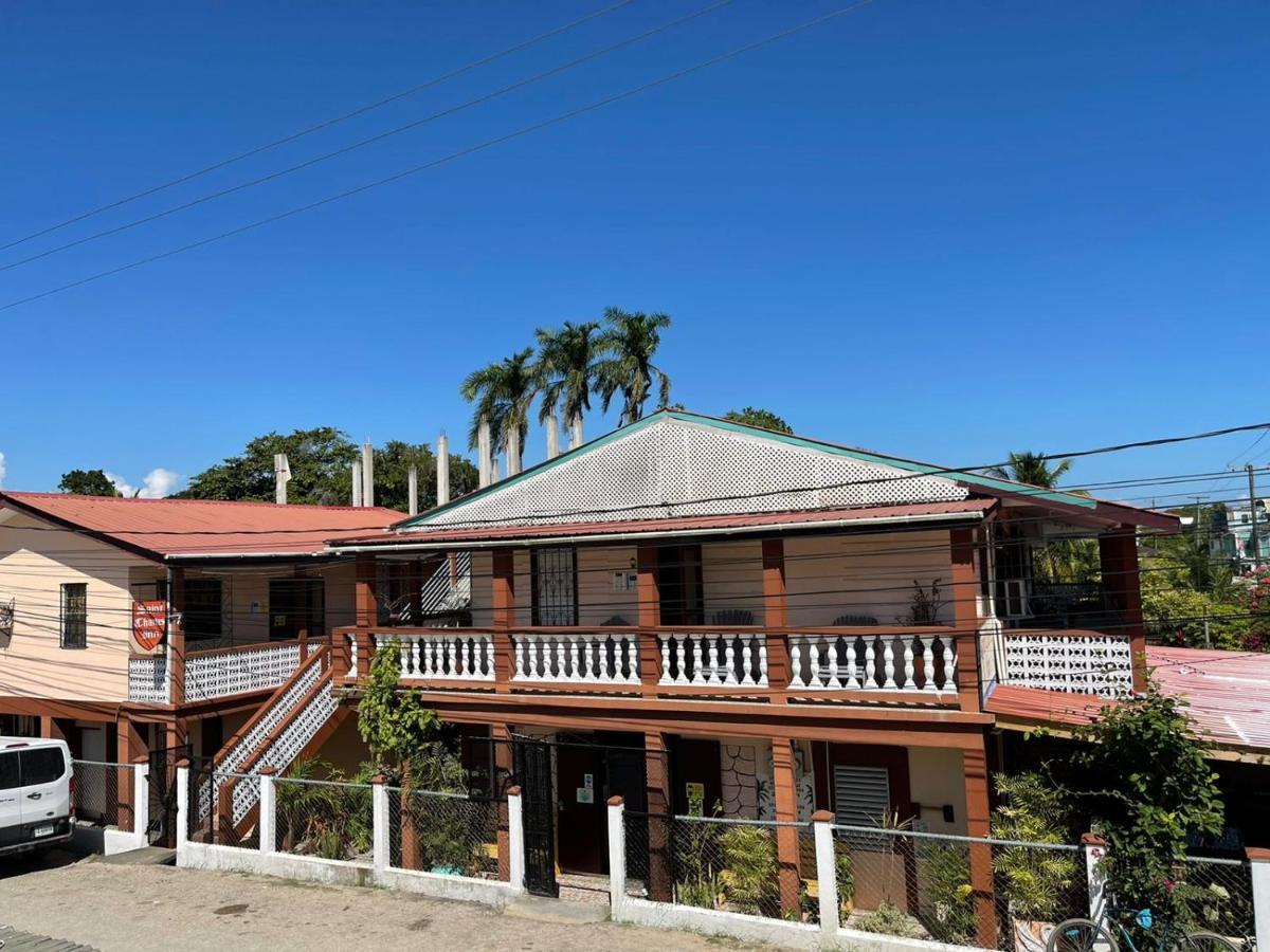פונטה גורדה Saint Charles Inn, Belize Central America מראה חיצוני תמונה