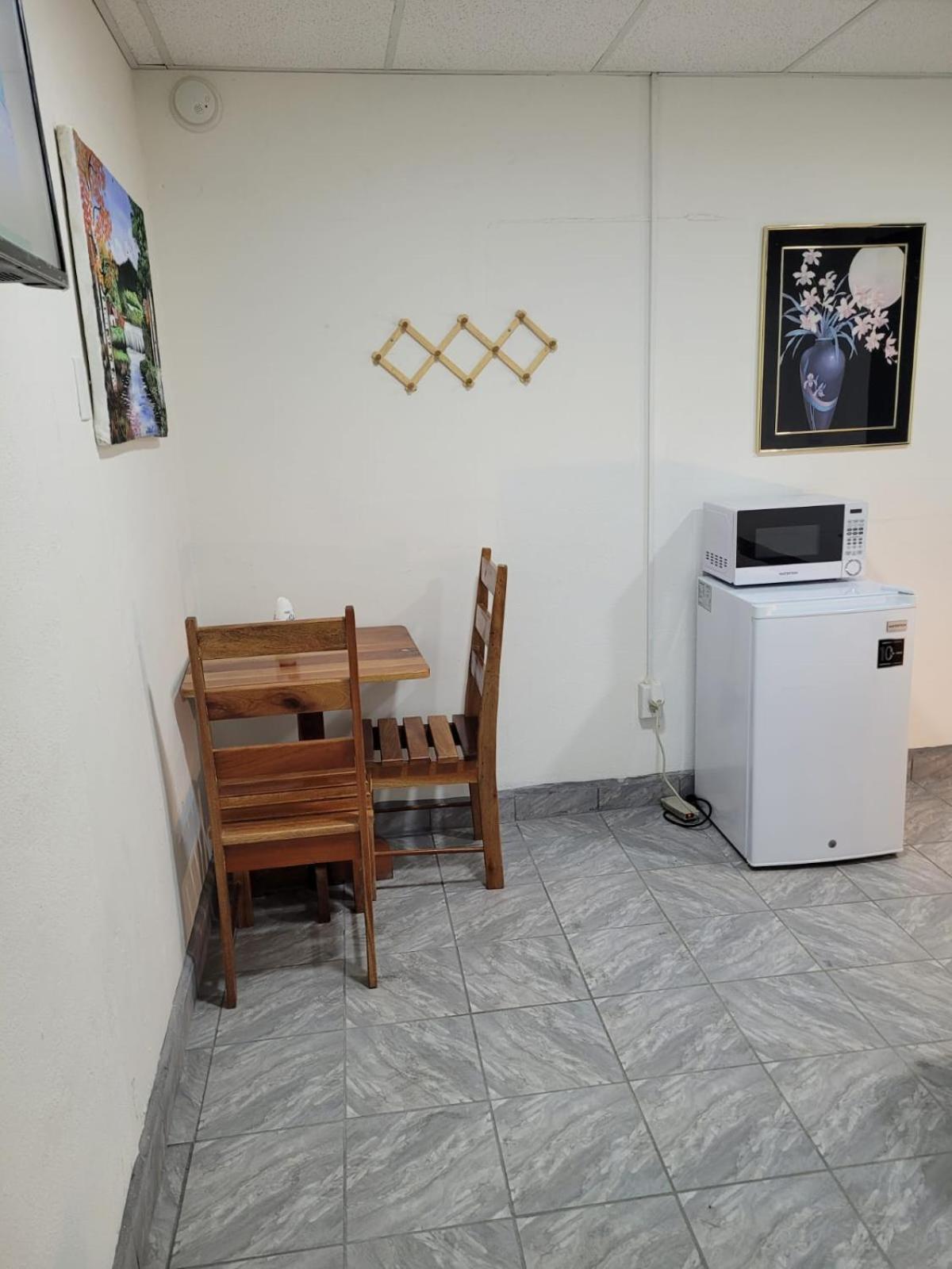 פונטה גורדה Saint Charles Inn, Belize Central America מראה חיצוני תמונה