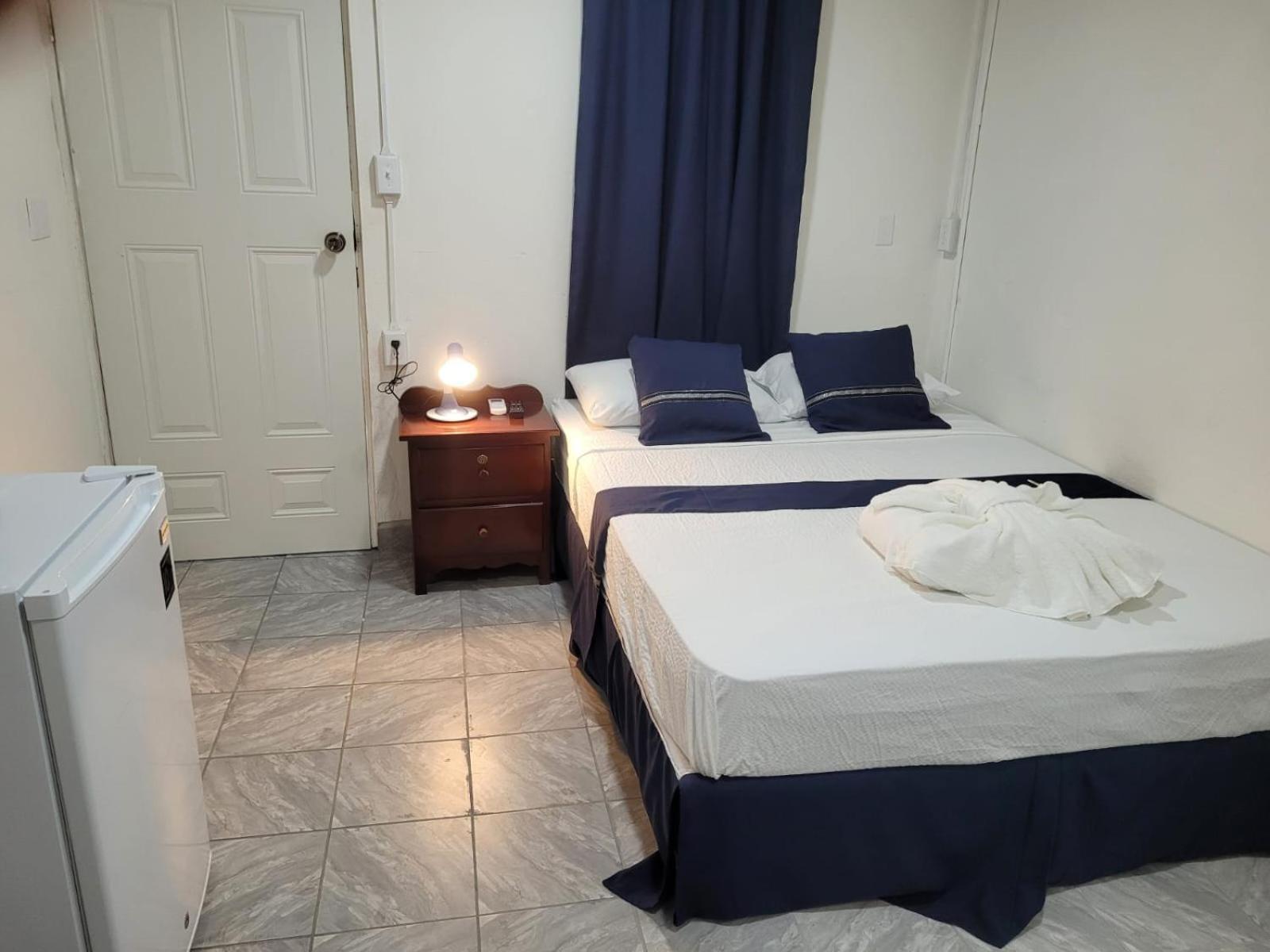 פונטה גורדה Saint Charles Inn, Belize Central America מראה חיצוני תמונה
