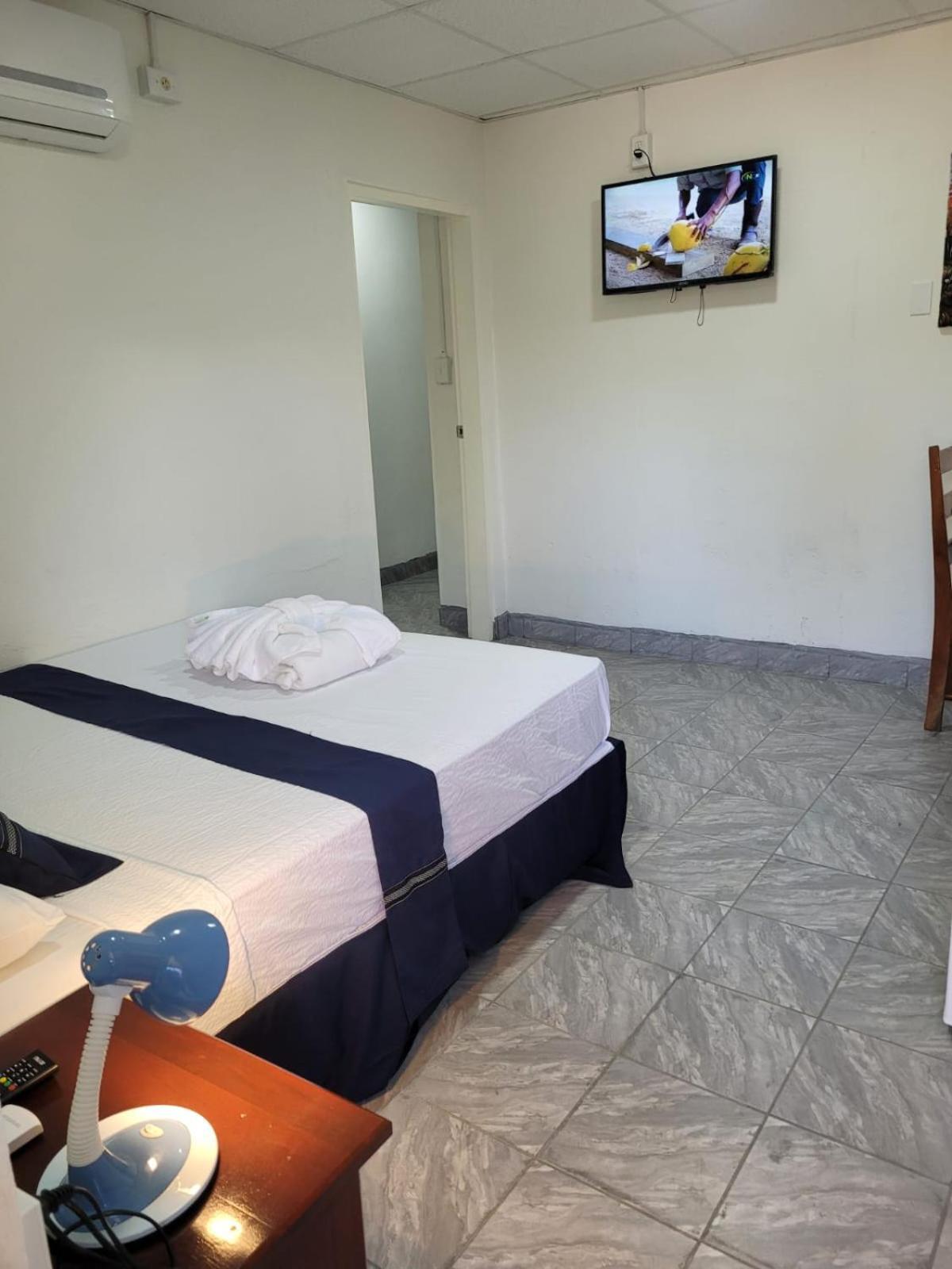 פונטה גורדה Saint Charles Inn, Belize Central America מראה חיצוני תמונה